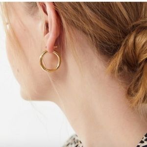 The M Jewelers THE MEDIUM RAVELLO HOOPS 18KT GOLD